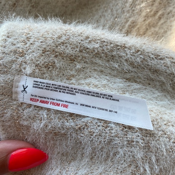 *SOLD* Anthropologie Poncho - Picture 4 of 4